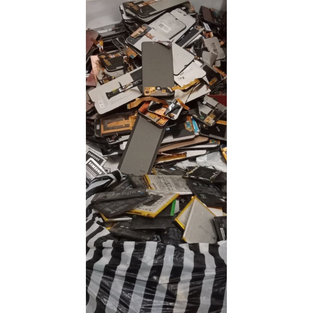 Rongsok LCD rusak bekas Servicean kiloan