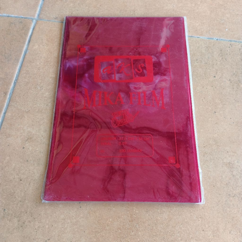 

1 Pak Plastik Mika Jilid Merah Isi 100 Lembar ( Tebal 0.7 )