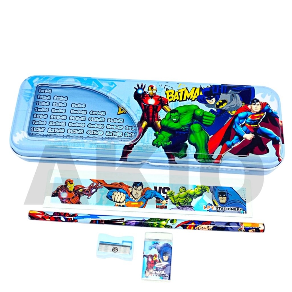 

Tempat Pensil Anak Set Alat Tulis Karakter SUPERHERO AVENGERS SUPERMAN BATMAN HULK IRONMAN LPY99-15 2 Tingkat Susun Kaleng Kotak Besi