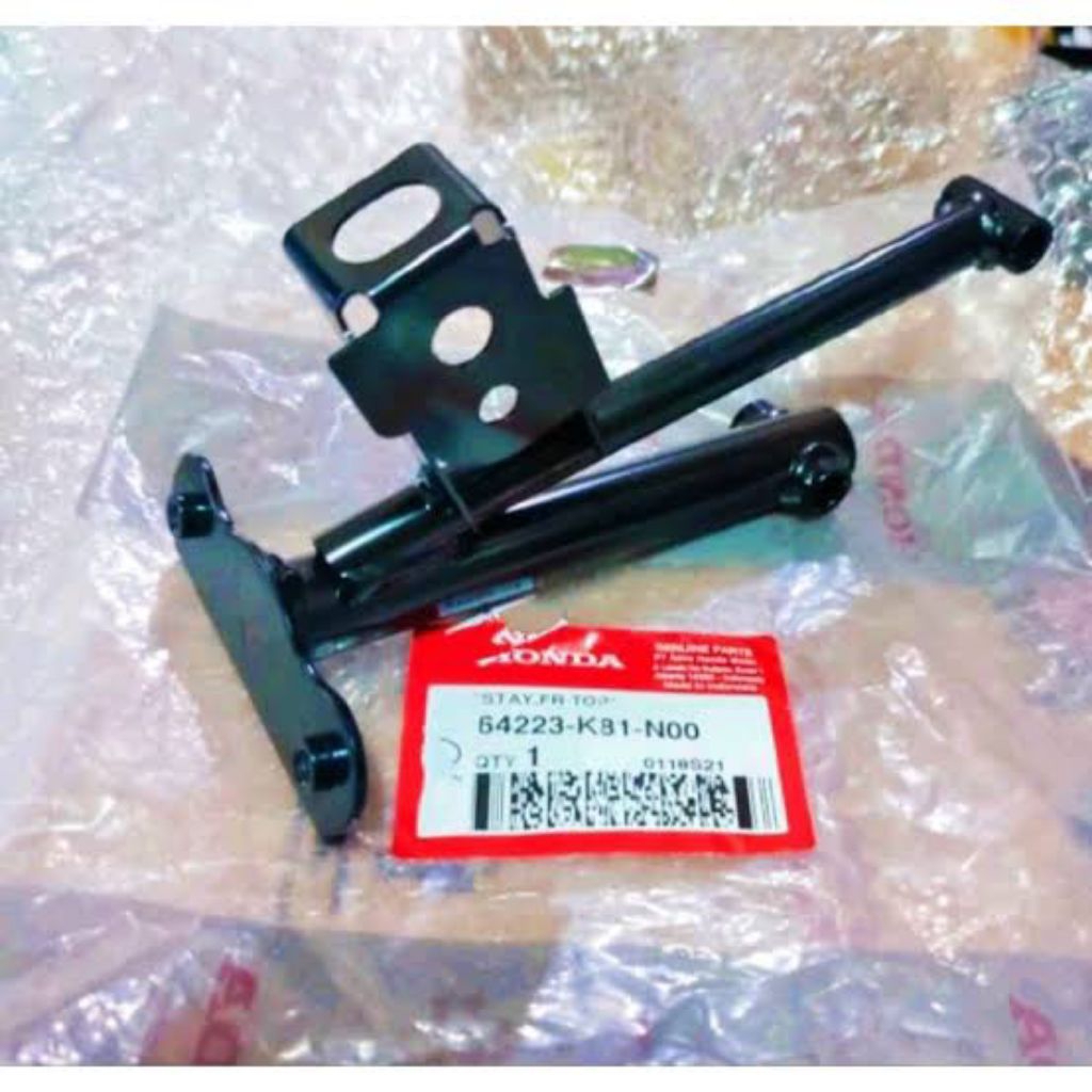 64223K81N00 stay Tapak dudukan perisai tameng depan Honda Beat Eco F1 esp 2017 - 2019 /Beat Street o