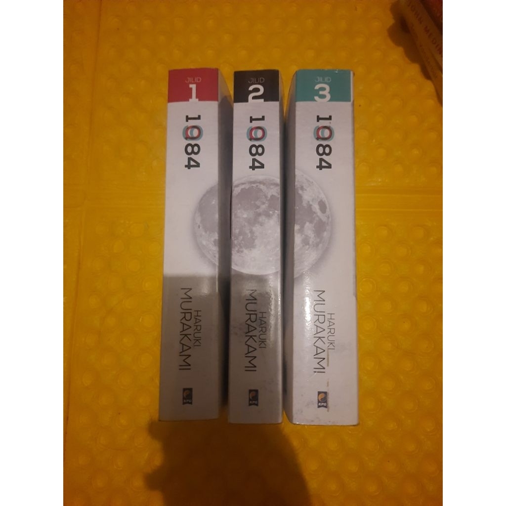 Novel 1Q84 - Haruki Murakami Preloved