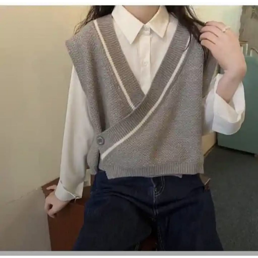 VEST RAJUT CROP / VEST KOREAN STYLE / ROMPI RAJUT WANITA CROP / KIMMY VEST KANCING SAMPING