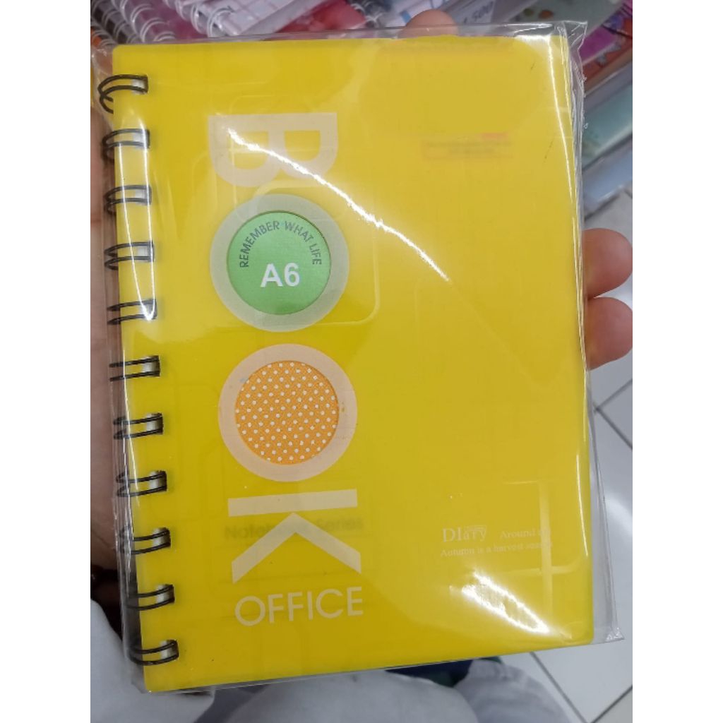 

Notebook spiral ukuran Ab dengan cover PP tebal 0.6 cm.