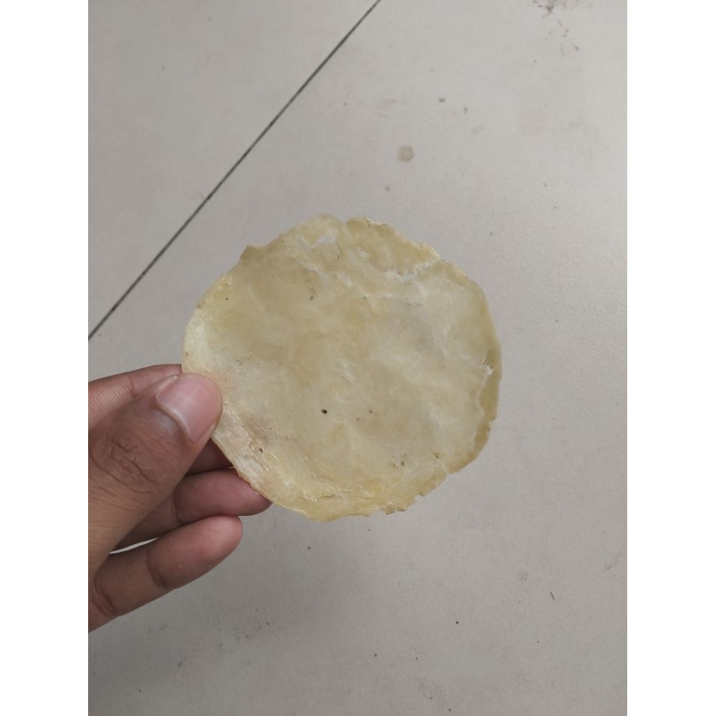 

Emping mlinjo / emping mlinjo asli dari mlinjo/melinjo makanan cemilan enak tanpa bahan pengawet