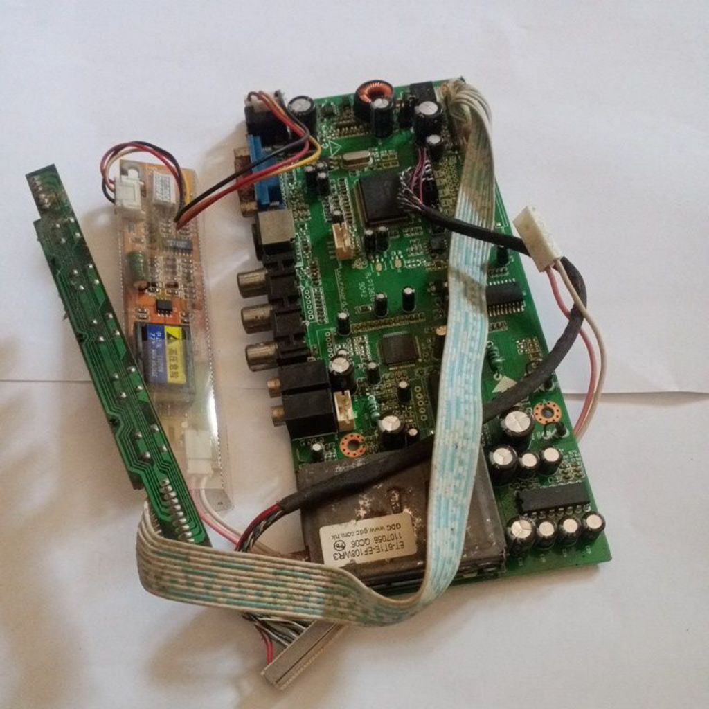 mesin Tv advance LT 1470 normal