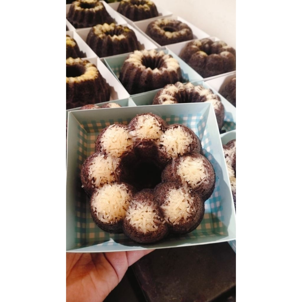 

Bolu Ketan Hitam Varian Keju