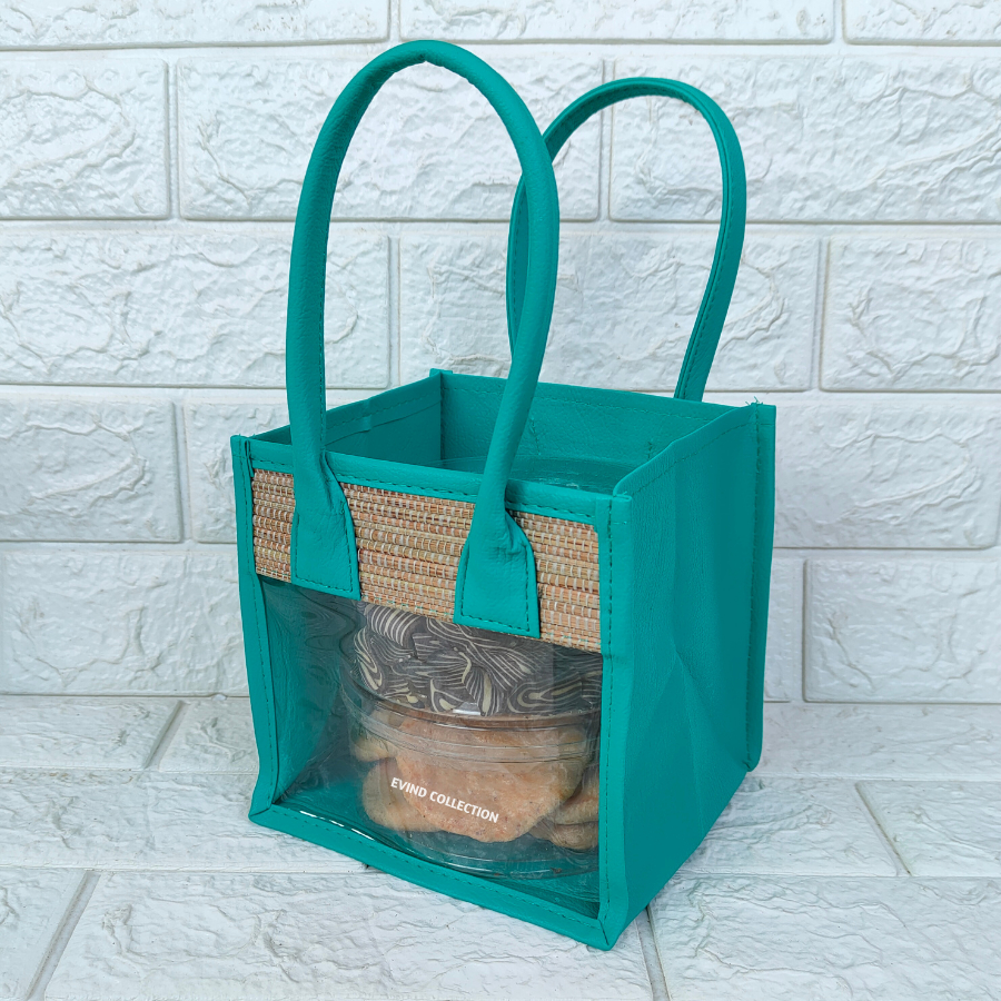 

Tas Parcel Mika Mendong (Hijau Tosca) Untuk 2 Toples Biggy Keranjang Hampers Mika Transparan Hari Raya