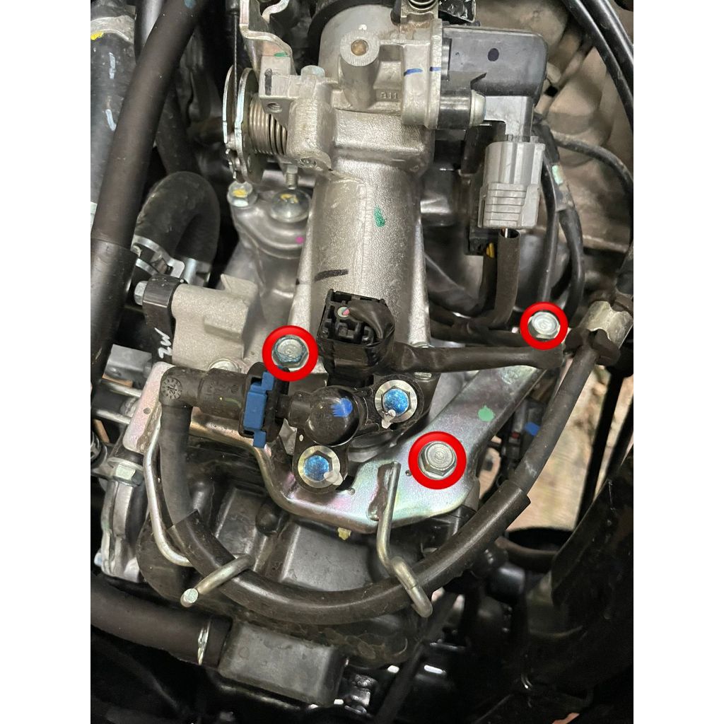 BAUT BREKET SELANG INJECTOR BAWAH ( 3 BAUT ) MODEL 2 KUNCI BIASA PCX VARIO BEAT DELUXE SCOOPY ADV ST