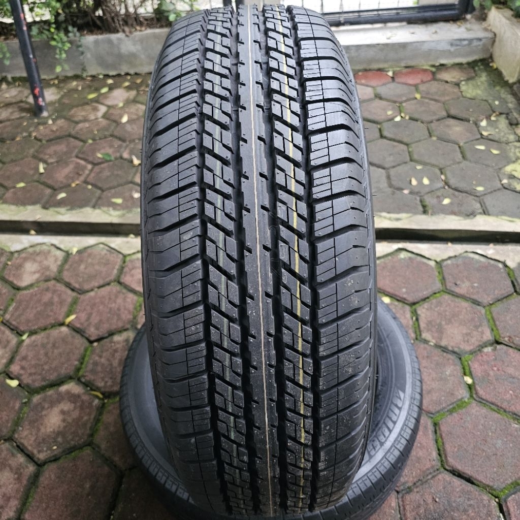Ban 265 70 16 bridgestone dueler ht , nik 2025