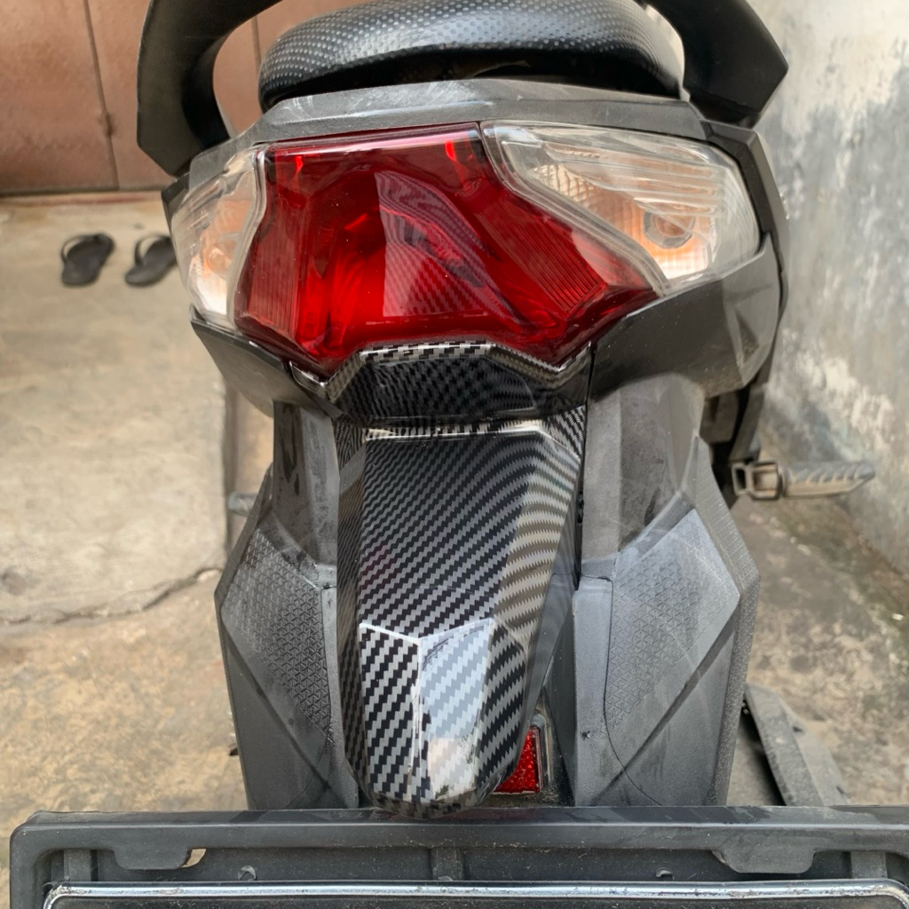 BUNTUT BEAT DELUXE SAMBUNGAN SPAKBOR BEAT DELUXE CARBON sambungan spakbor belakang beat led carbon /