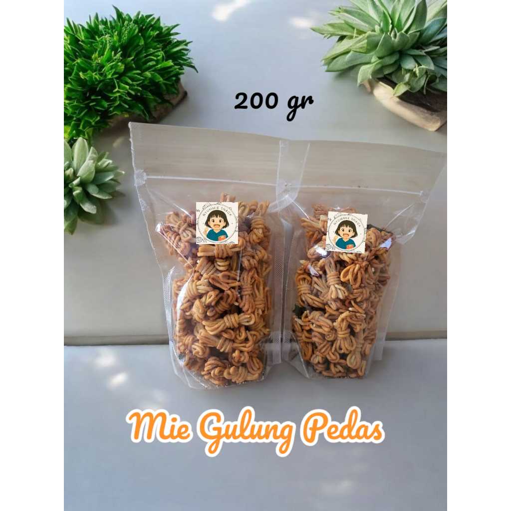 

Nyummie Snack - Mie Gulung Pedas Daun Jeruk 200gr | Cemilan Mie Gulung Viral 200gr
