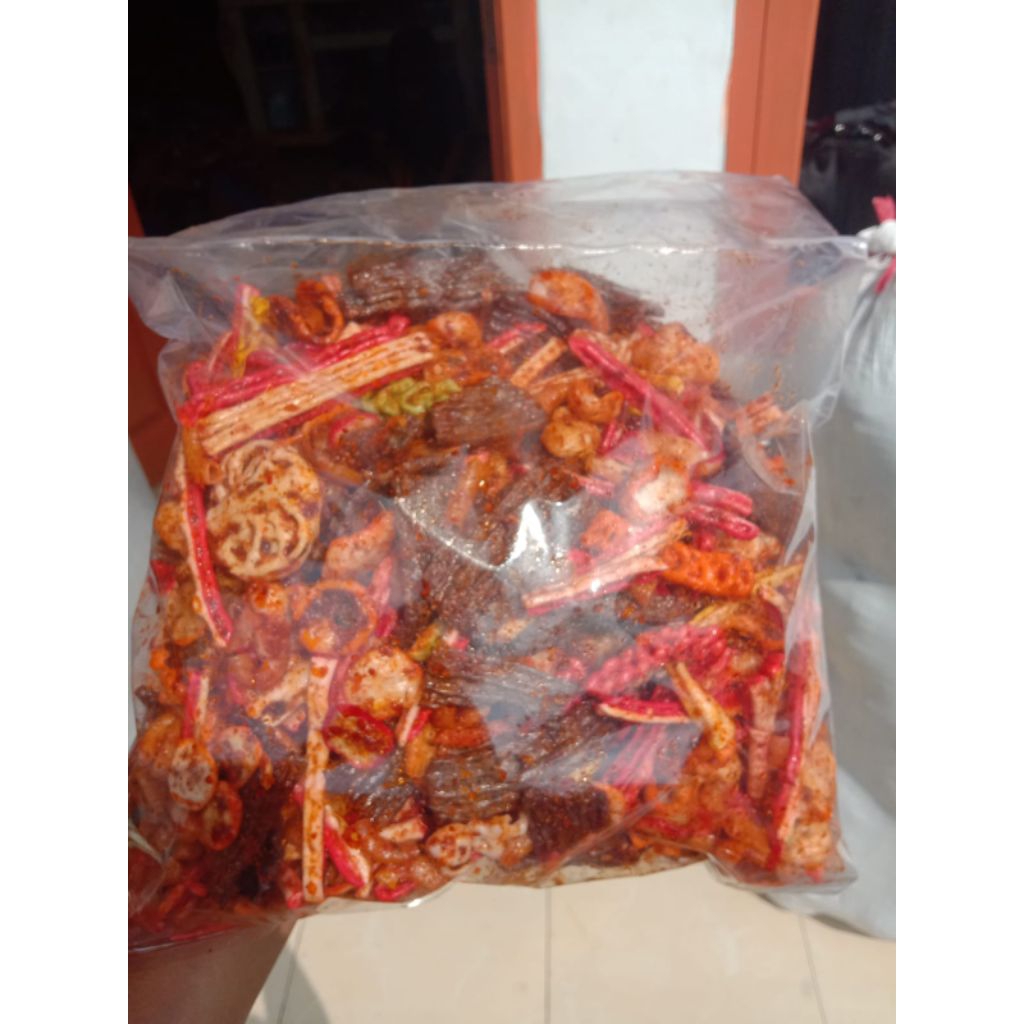

Snacks Cemilan Mix Seblak Kering Campur Pedas Daun Jeruk 1kg Food Keripik Krupuk Rasa Pedas Segar Daun Jeruk Khas