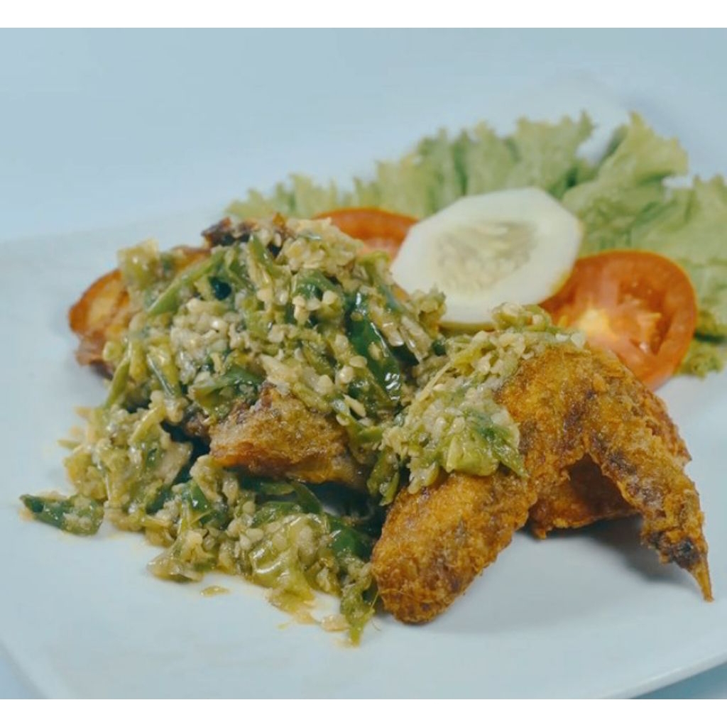 

NASI BOX AYAM PENYET SAMBEL IJO 105 PORSI UP IBU YANI