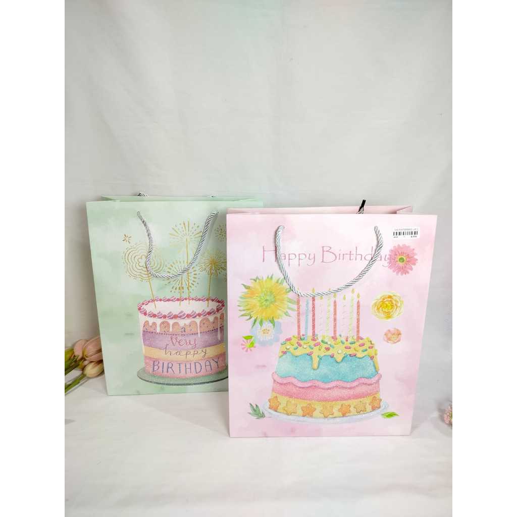 

PAPERBAG Happy Birthday/ Goodie bag/ Tas Kado/ Kotak pembungkus kado UK 25 x 10 x 32 -4529