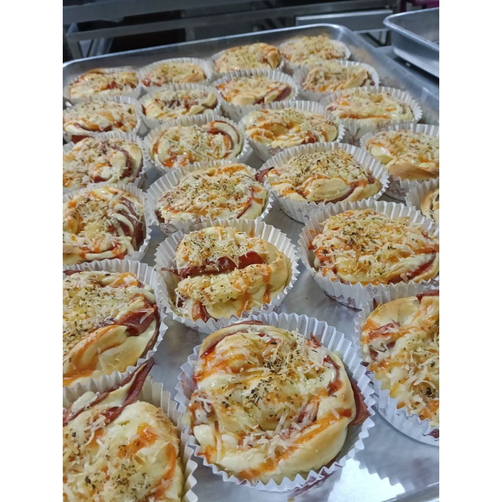 

Roti Smoked Beef 1 box isi 6 pcs