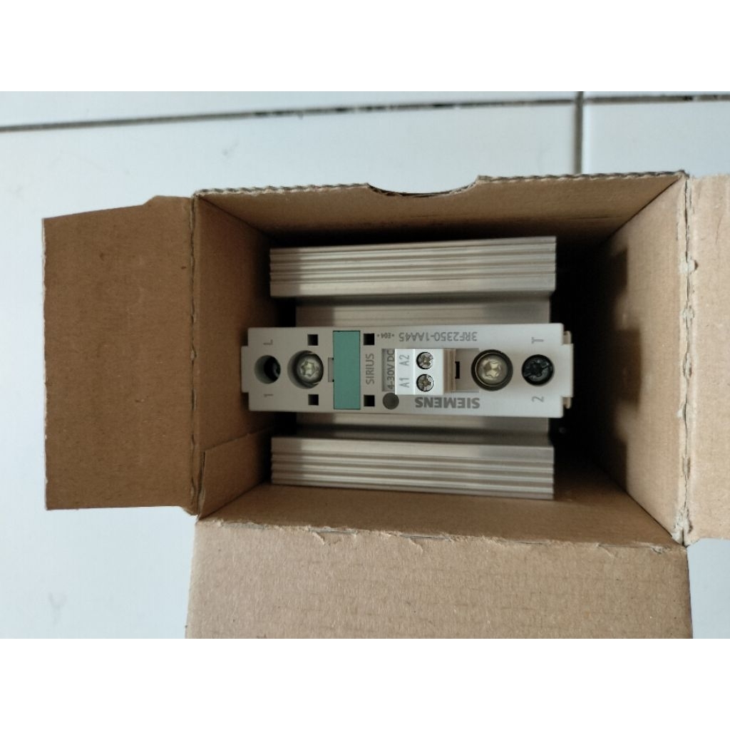 SIEMENS 3RF2350-1AA45
Solid-state contactor 1-phase
