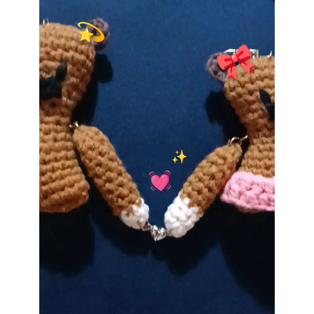 Boneka Mr. Bean & Lottie Couple Rajut Gantungan Kunci Custom – Handmade Crochet Mr. Bean