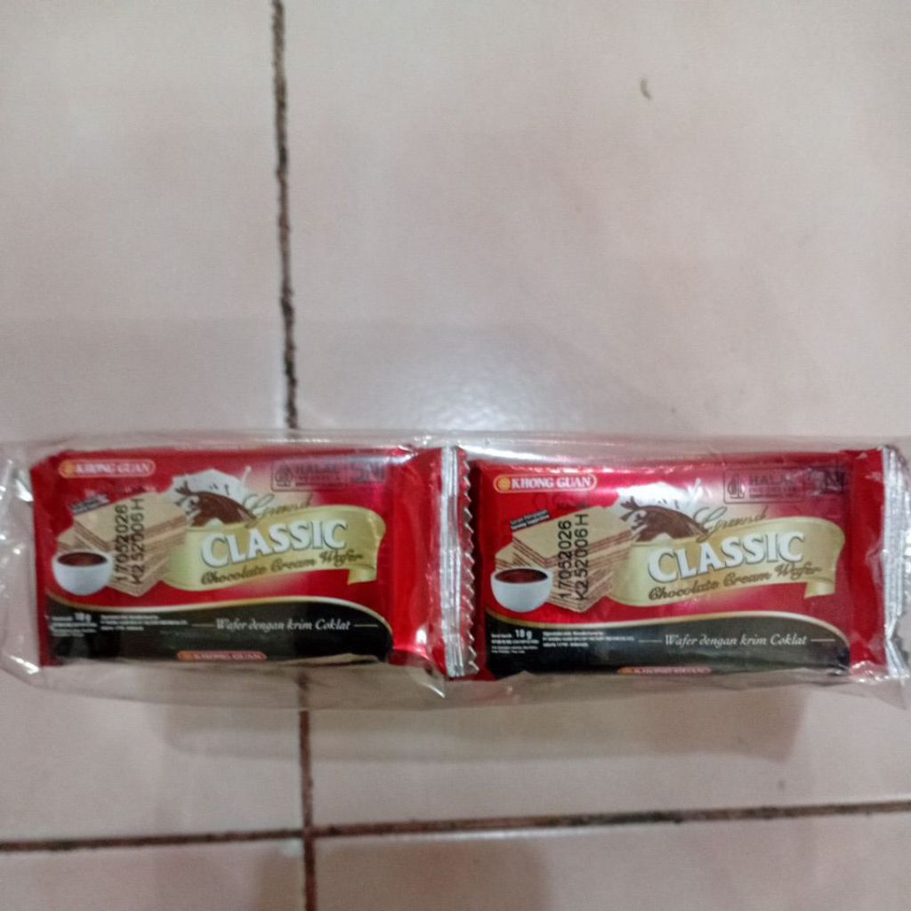 

Khong Guan Wafer Klasik Renteng isi 20 Pcs