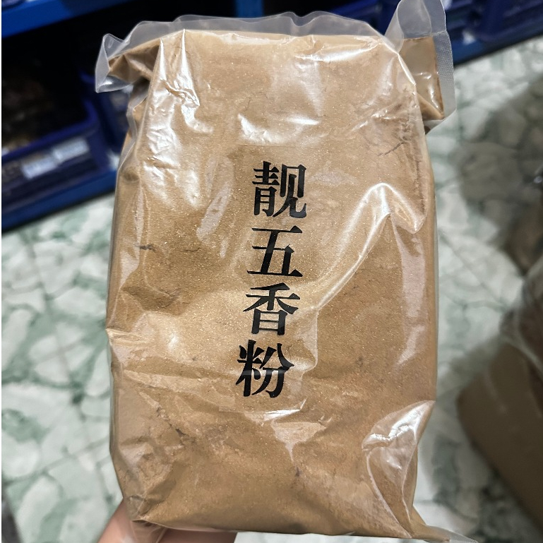 

Tepung Ngo Hiong / ngohiong tepung / five spice / wu xiang feng (1 kg)