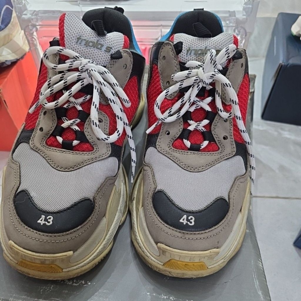 BALENCIAGA Triple S Sneakers second