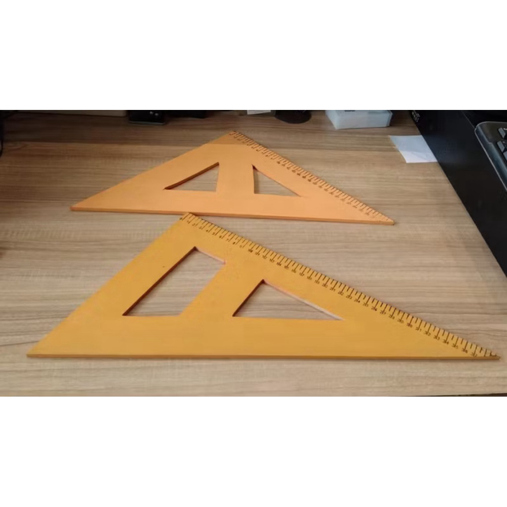 

penggarin segitiga kayu 1 set