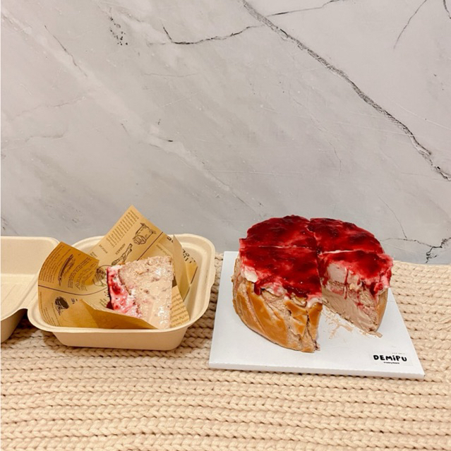 

DEMIPU CHEESECAKE MELTED WHOLE CAKE