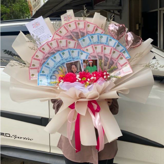Buket Uang Model Kipas Money Bouquet Pecahan 50 100