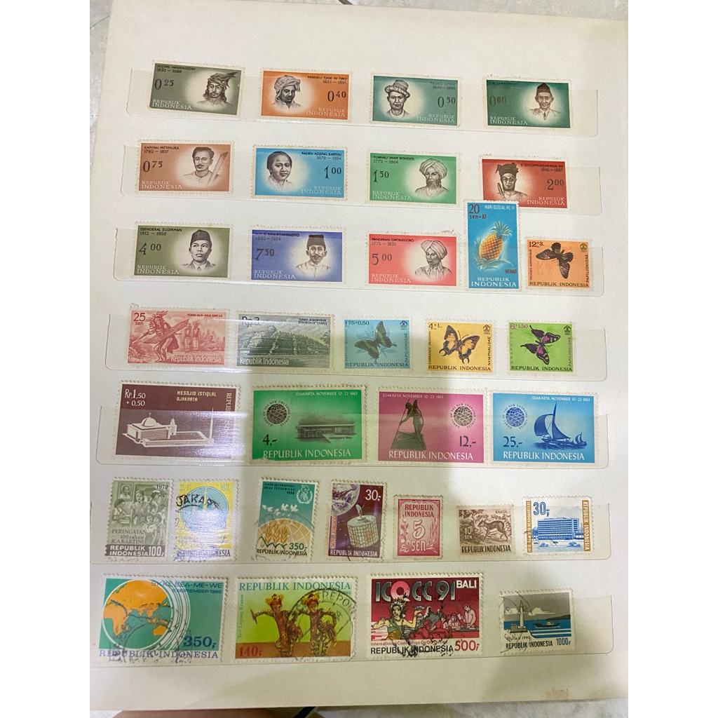 

PERANGKO PRANGKO INDONESIA 33 PC (1 SET) KOLEKSI KUNO ANTIK