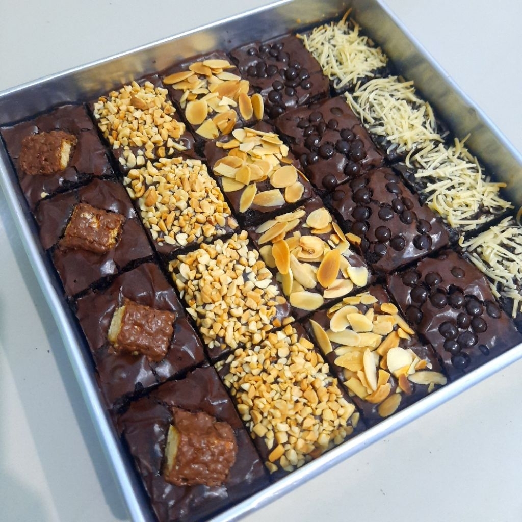

Fudgy chewy brownies moist lembab premium
