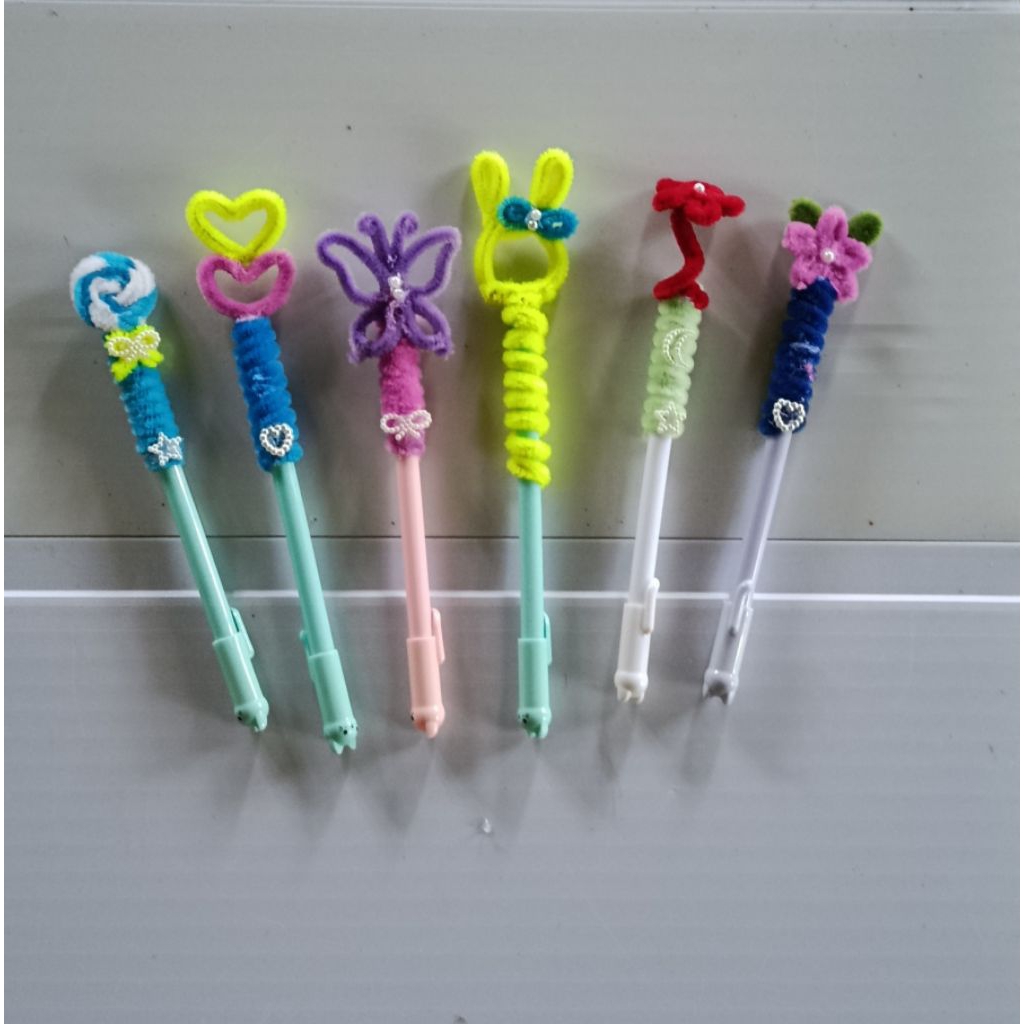 

Bolpoin Kawat Bulu_Pena Hias Kawat Bulu_Pulpen Kawat Bulu Warna Warni