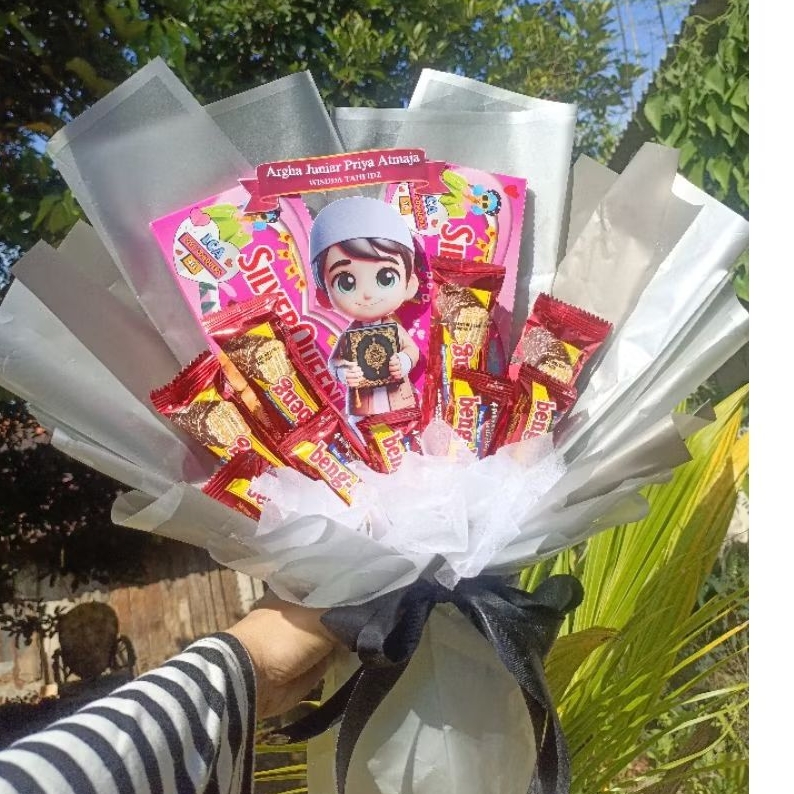

Buket Wisuda Silverqueen series (Free packing)
