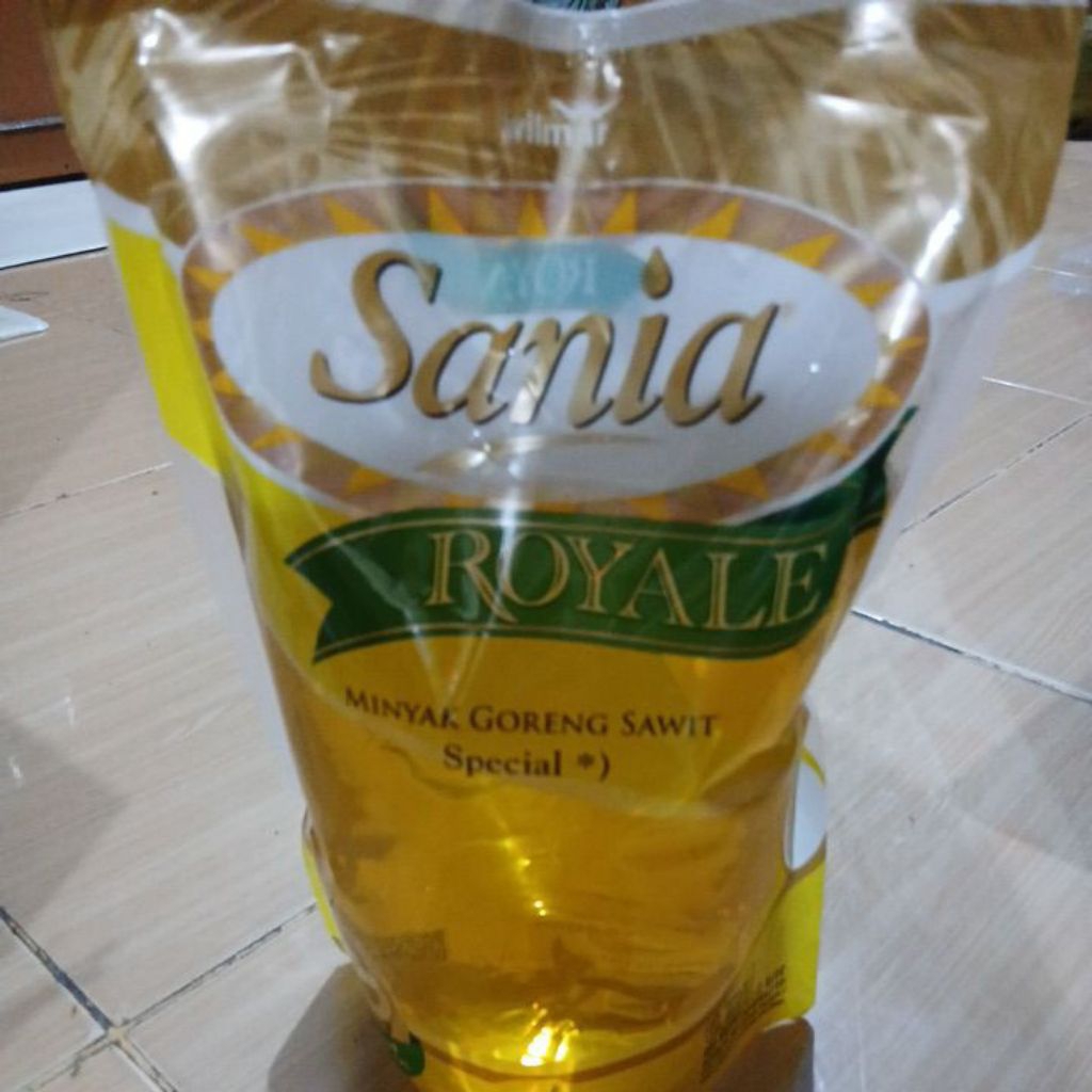 

Minyak goreng spesial SANIA ROYAL kemasan 2 L