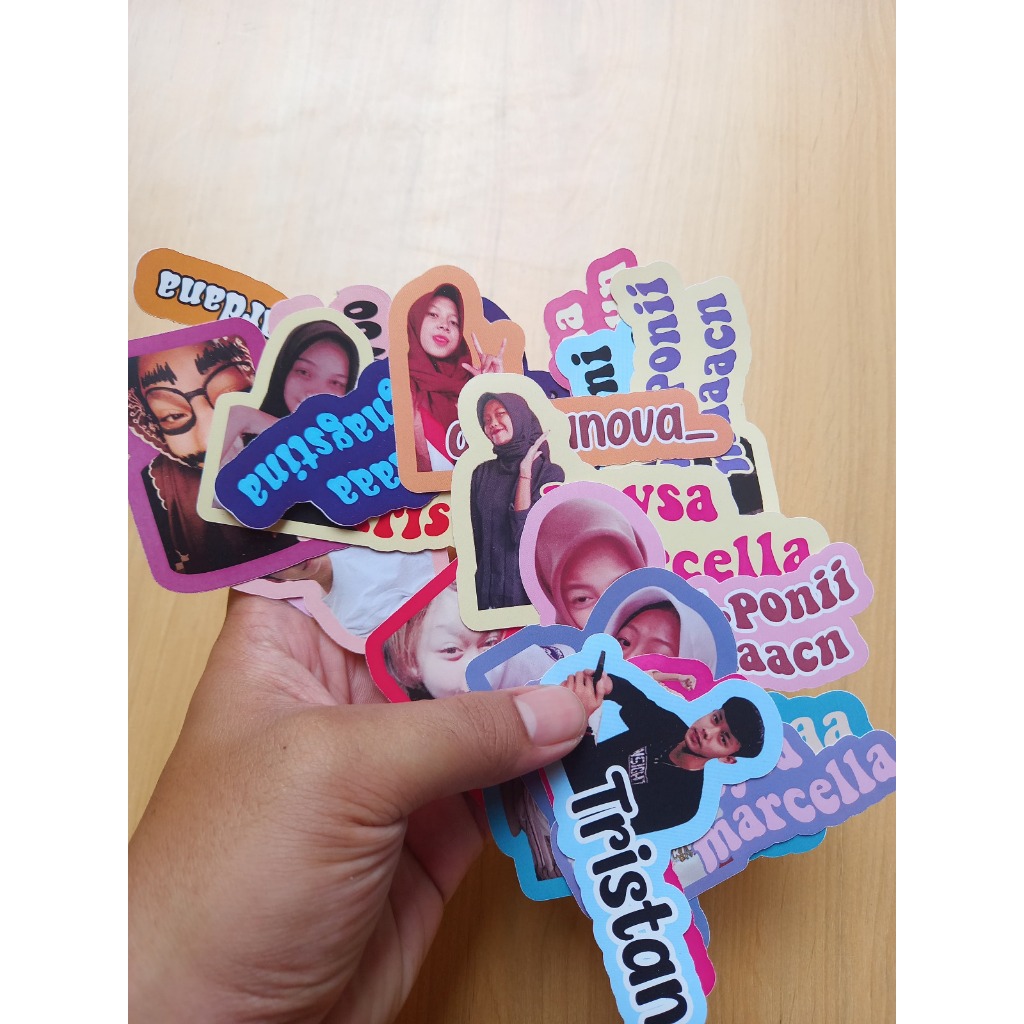 

STIKER CUSTOM NAMA DAN FOTO FREE DESAIN WATERPROOF | STIKER FOTO & NAMA
