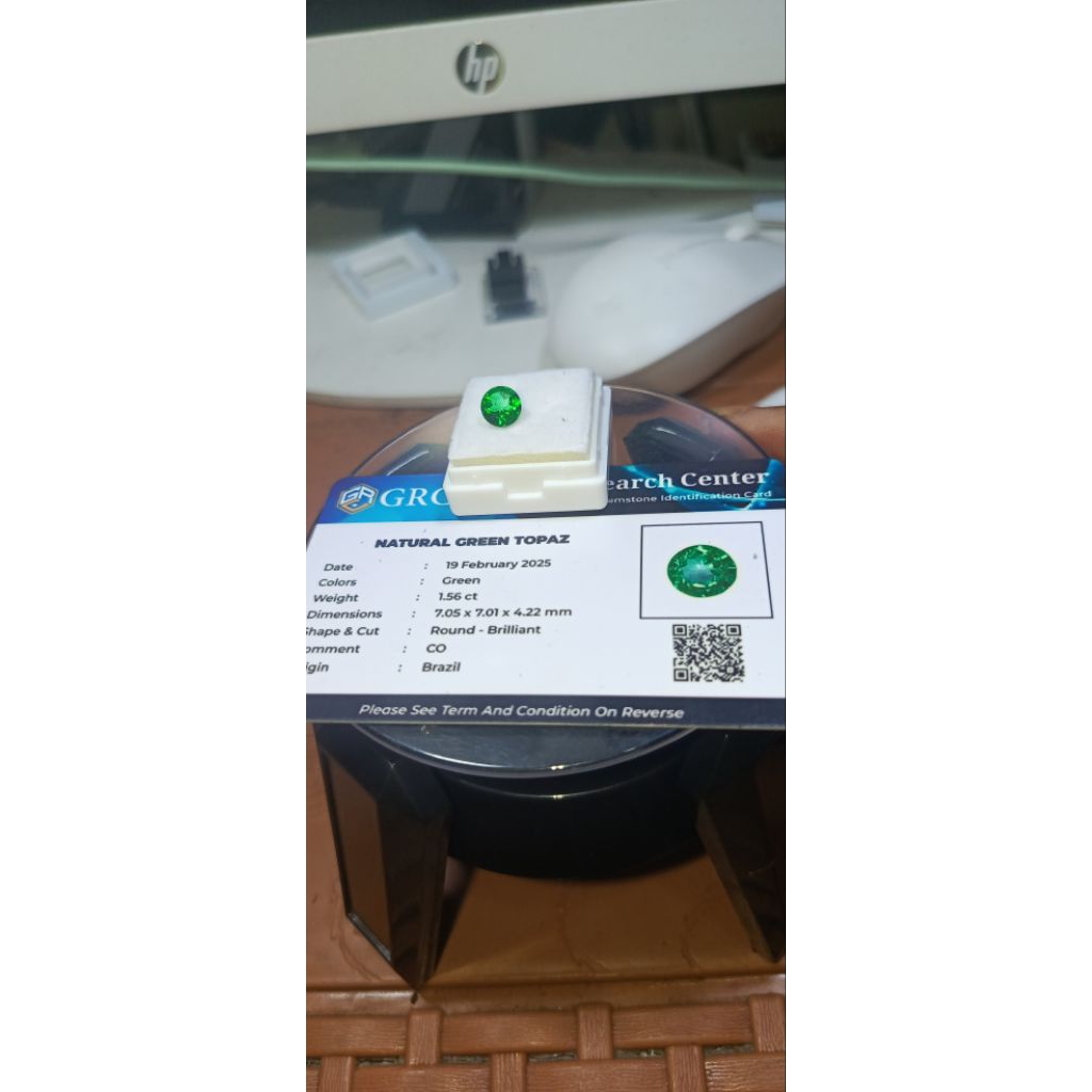 Natura green topaz 1,56 ct with memo