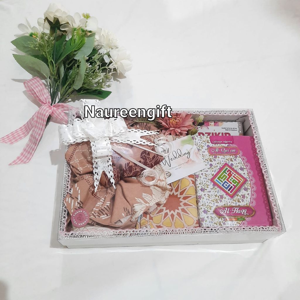 Paket Seserahan Pernikahan Perlengkapan Sholat/Hantaran Pernikahan Sajadah Mukena Lengkap