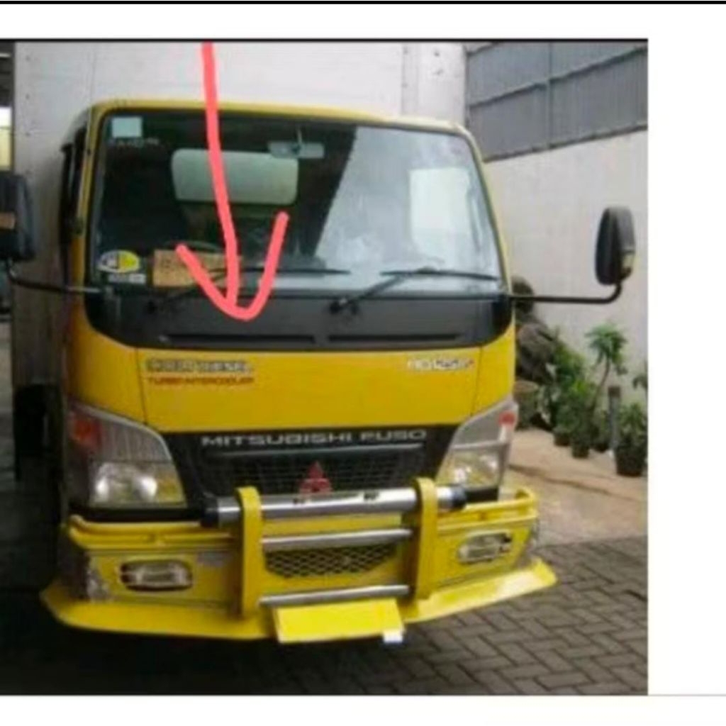 grill depan canter original / garnish depan canter / garnis panel depan canter / panel wiper canter 