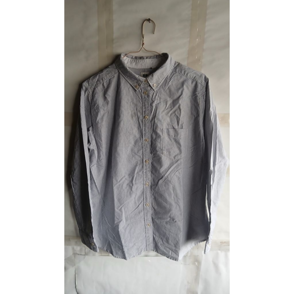Kemeja uniqlo wanita