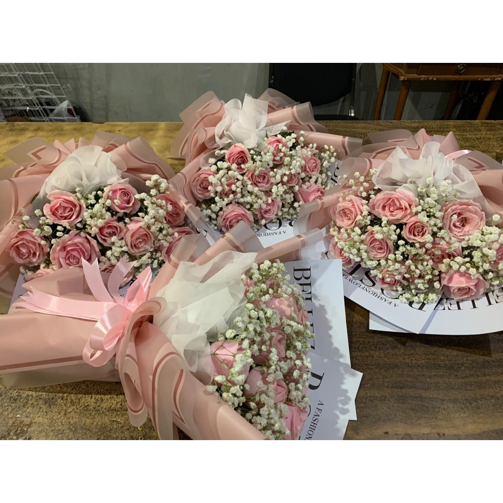 buket wisuda surabaya / bunga wisuda surabaya / bunga buket wisuda surabaya / buket wisuda cewek / b