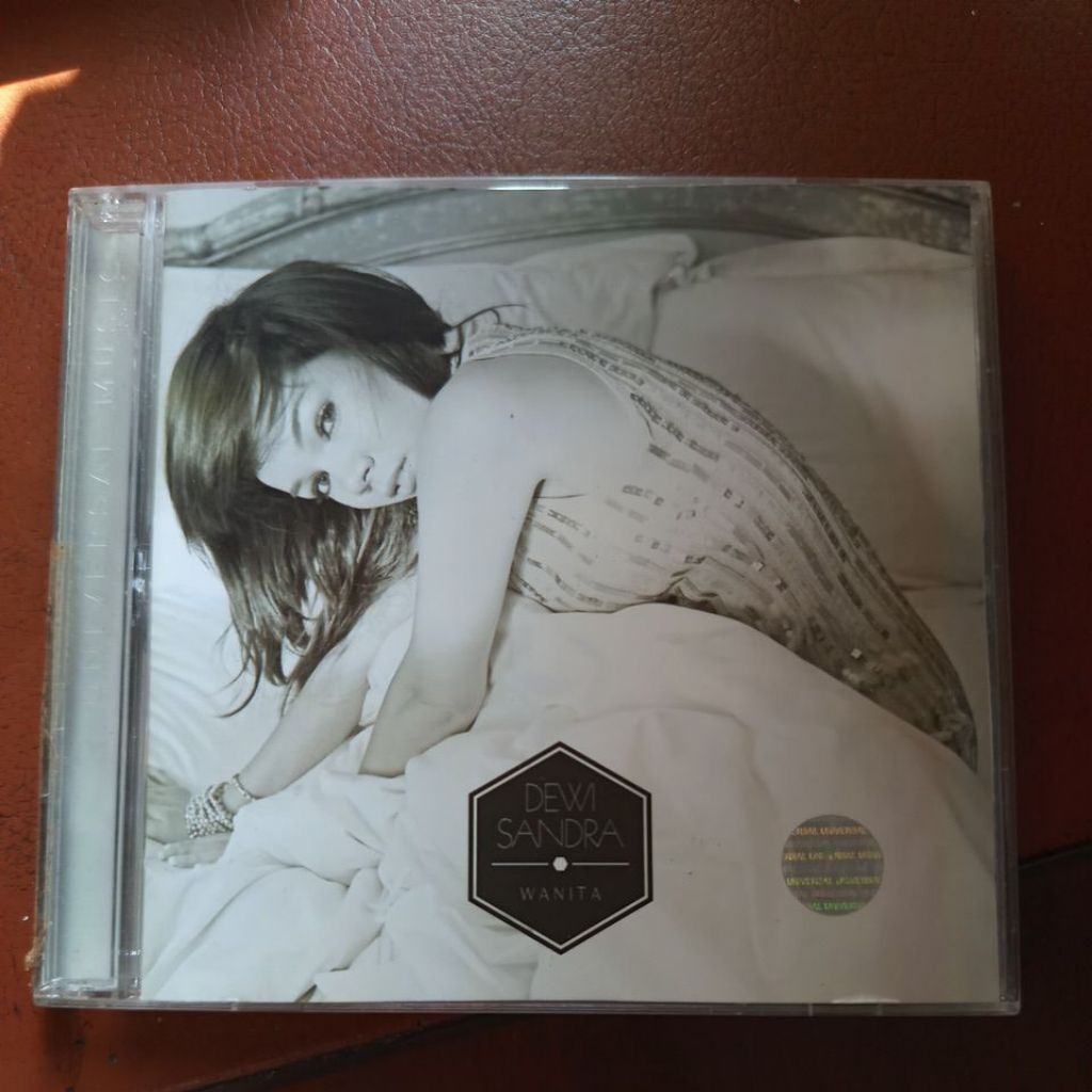 CD Musik DEWI SANDRA wanita