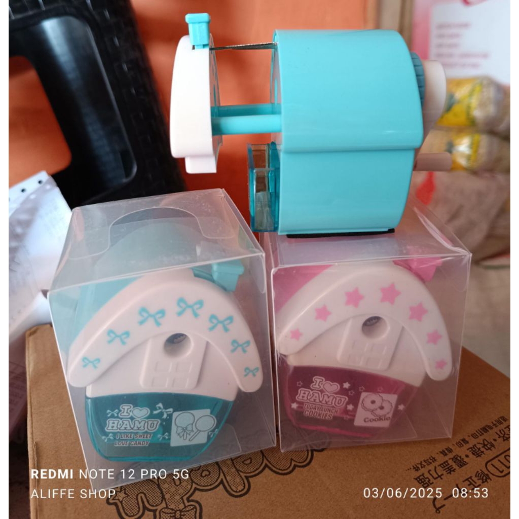 

serutan putar pensil motif rumah warna random