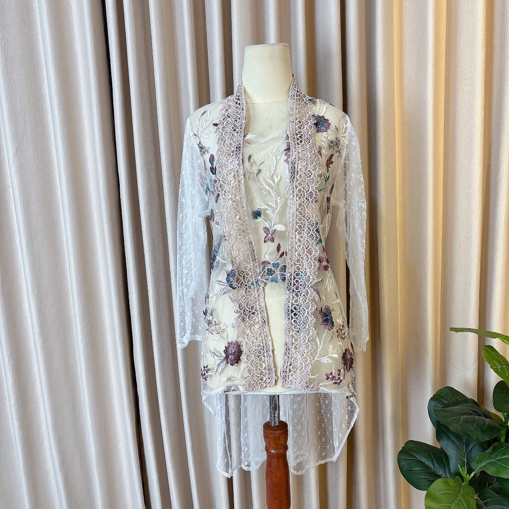 Delova Wardrobe - KEBAYA MEGA TILE Polos Kutubaru Brukat Vintage Bordir Premium Outfit Atasan Wanita Tali Renda Atasan Baju Pakaian Dress Wanita Brukat Tali Tulle Tile Lace Premium Brokat Prada Viral Lebaran Raya Kebaya Kondangan Wisuda Simple Vintage