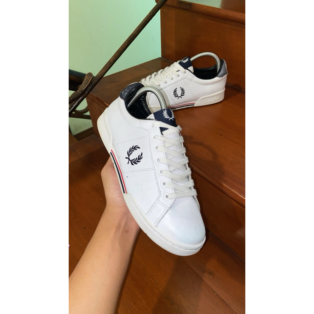 Sepatu Fred Perry Leather White Sneakers B6202 Casual size 39