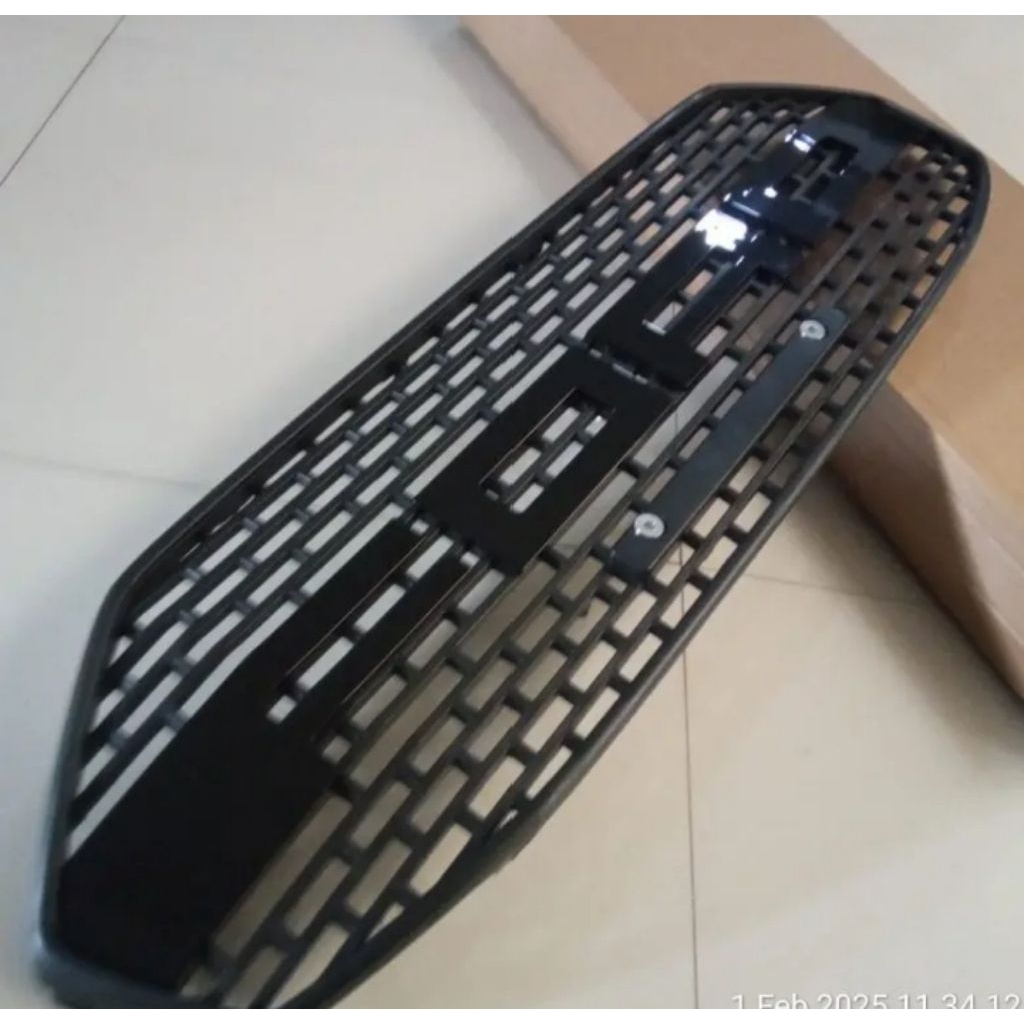 grill ford ecosport tulisan hitam