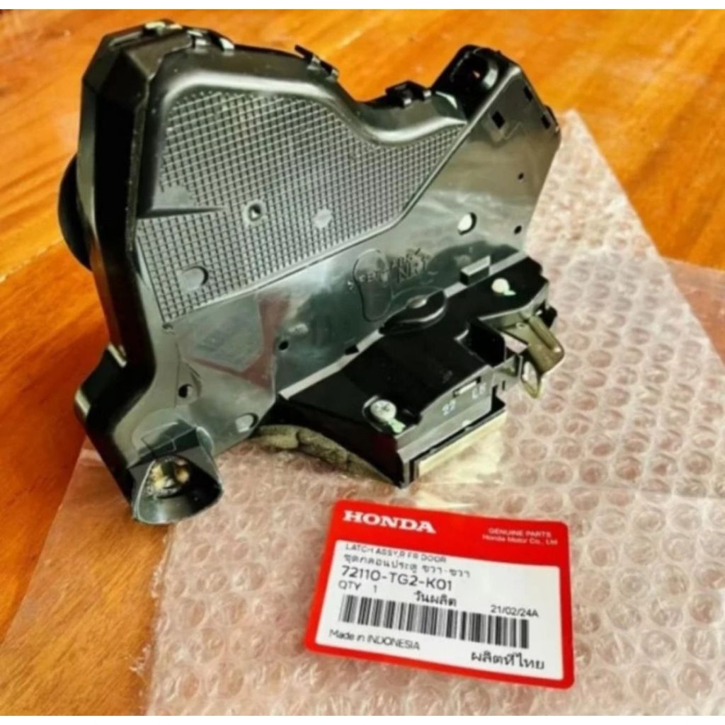 Door Lock Pintu Depan Kanan Mobilio Brio Brv Original