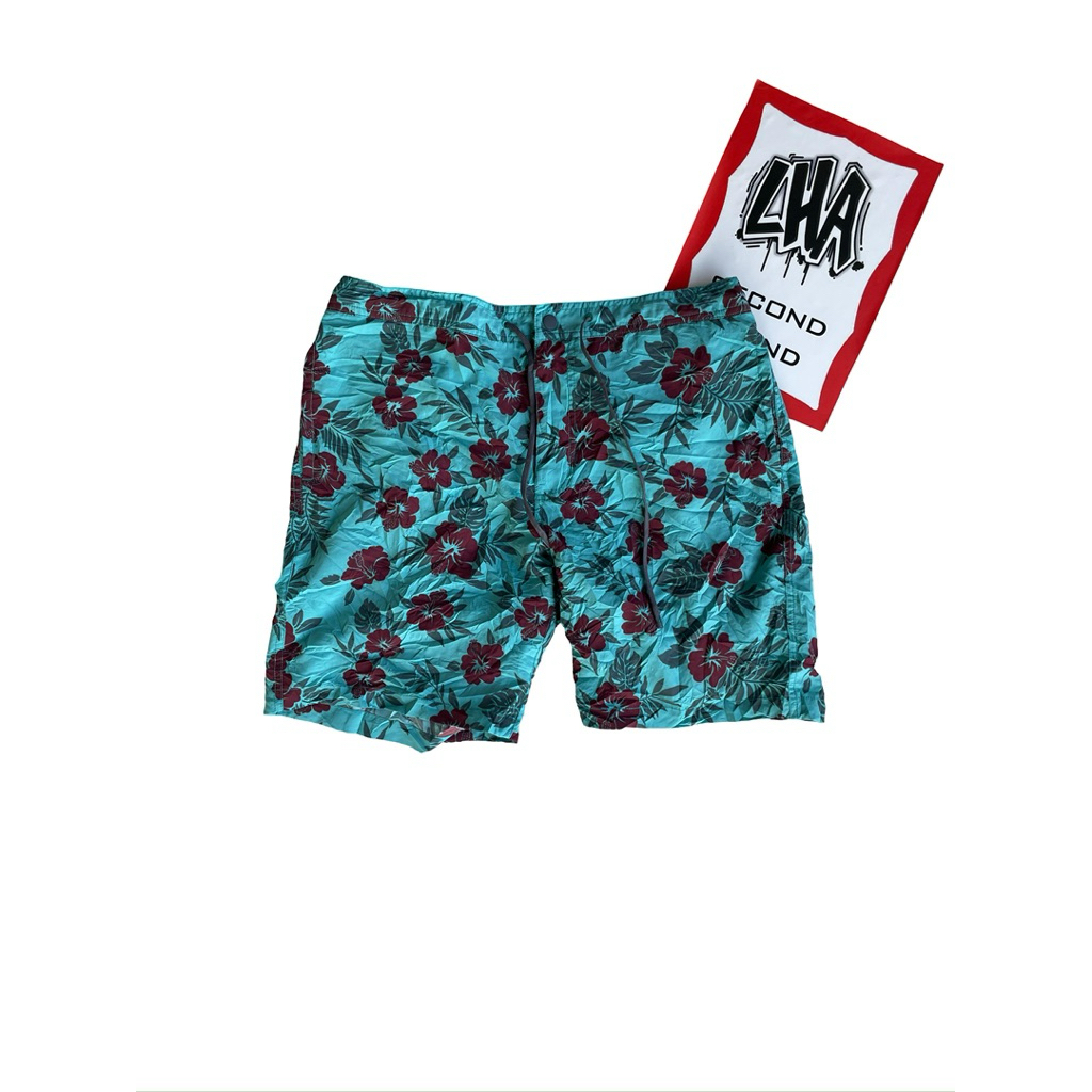 Celana pendek uniqlo