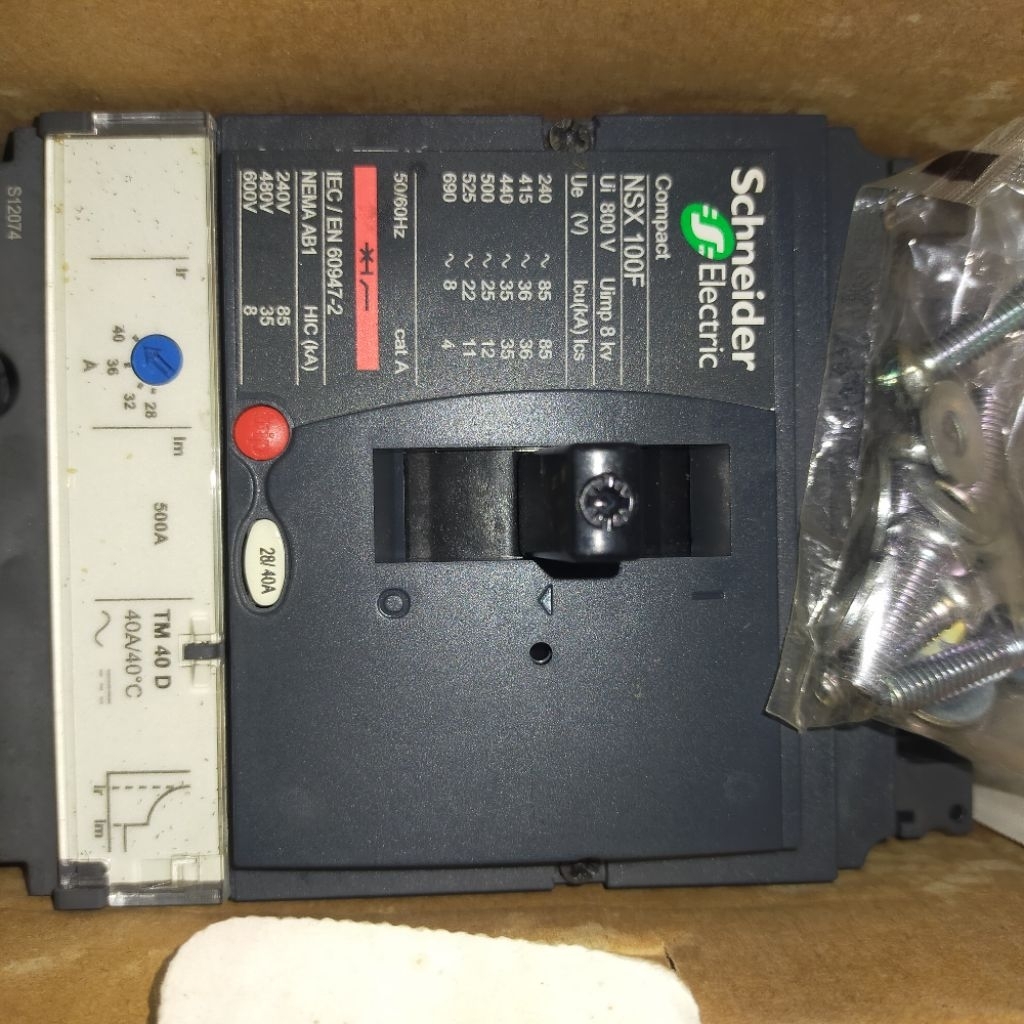 paket breaker mccb Schneider 15a sampai 200a