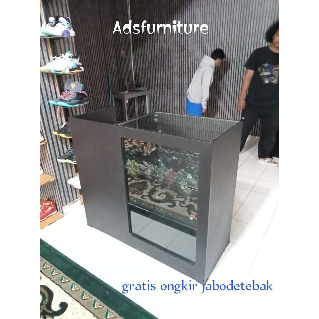 meja kasir etalase minimalis