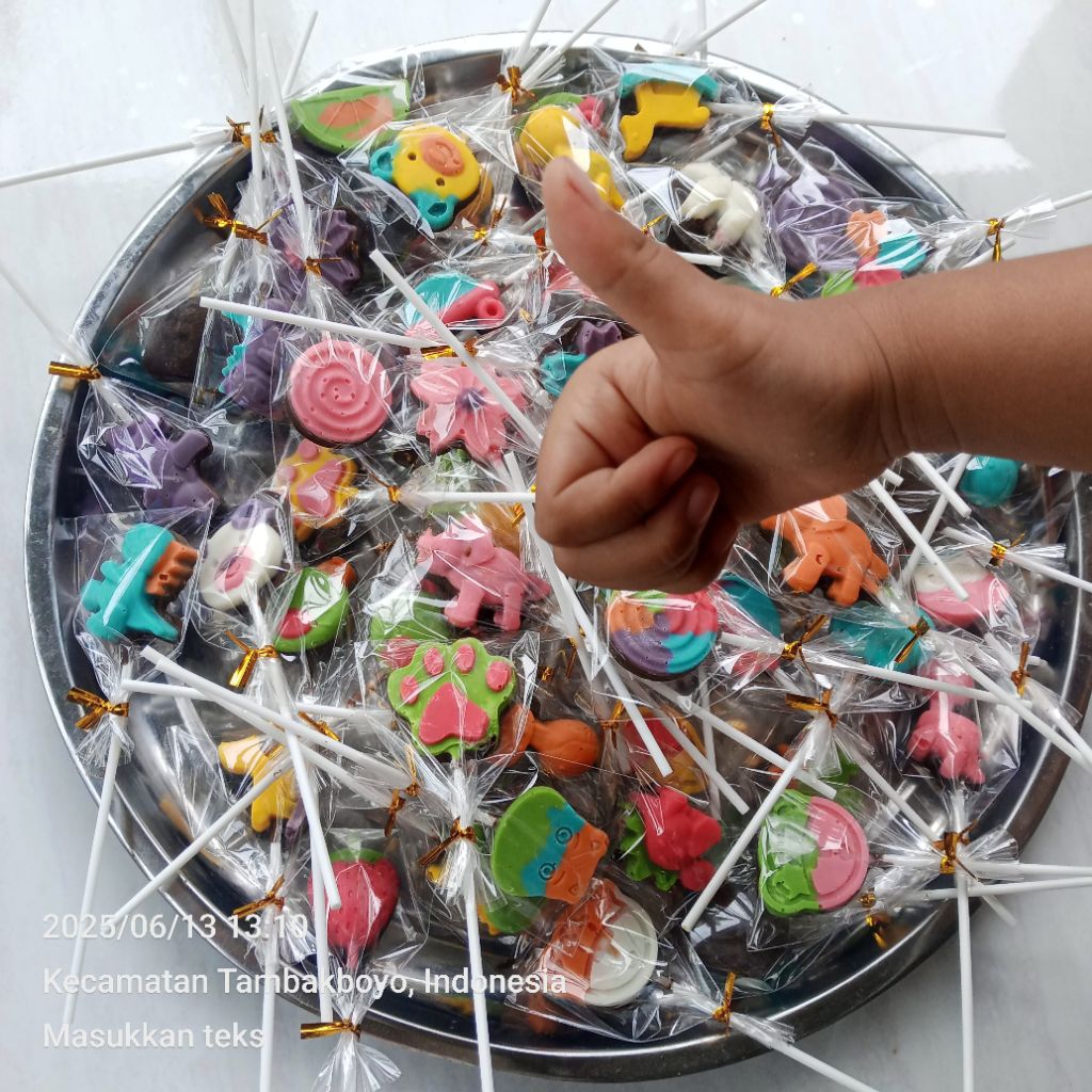 

cokelat karakter 12 pcs, cokelat lolipop 12 sunduk