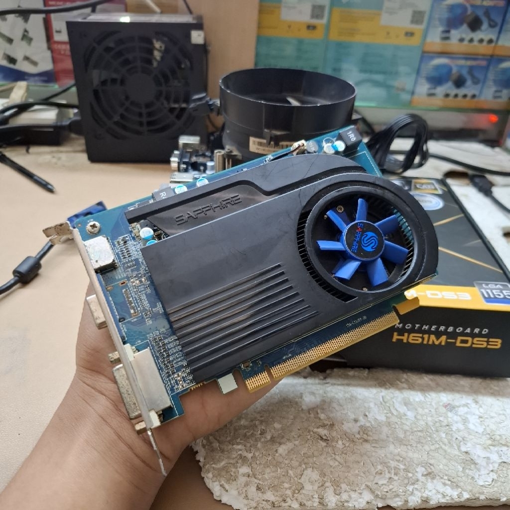 VGA RADEON HD5570 2GB GDDR3 LIKE NEW