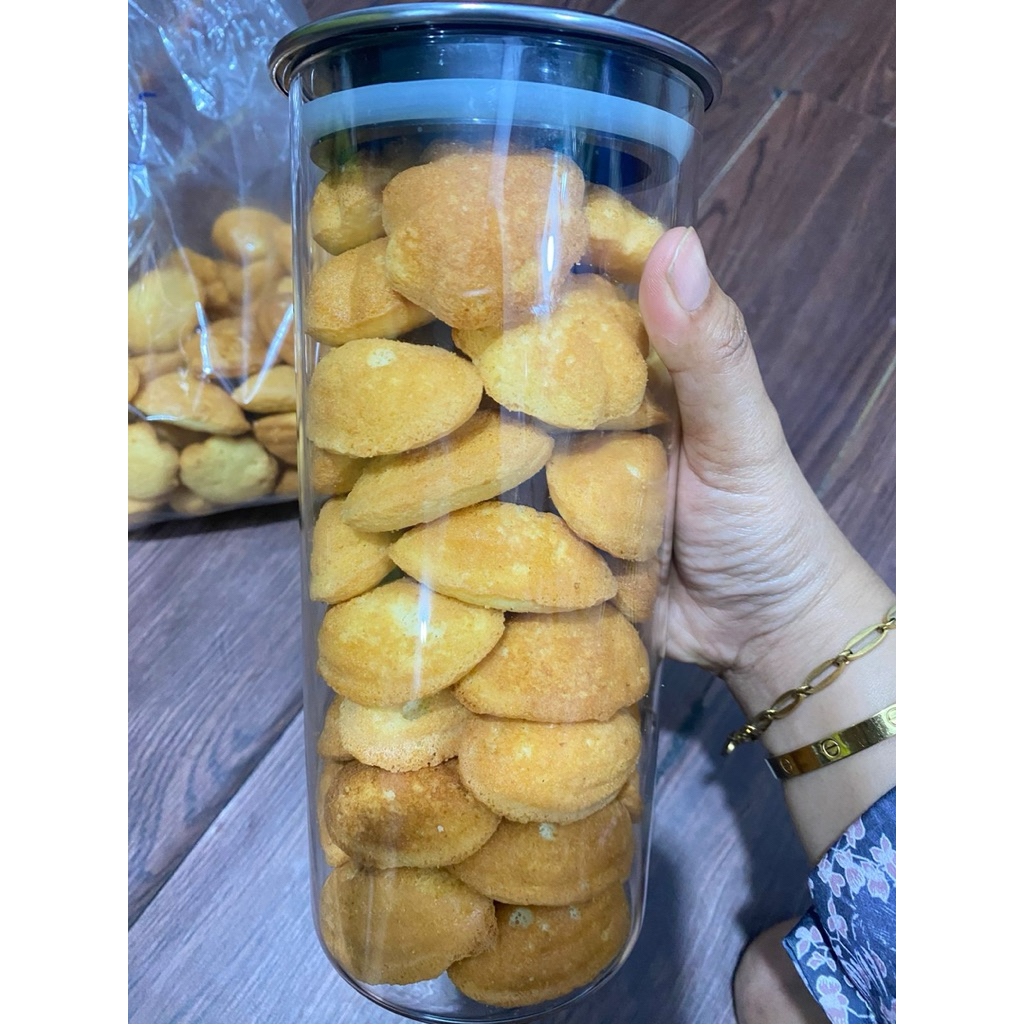 

kue bhoi / kue kering bolu aceh